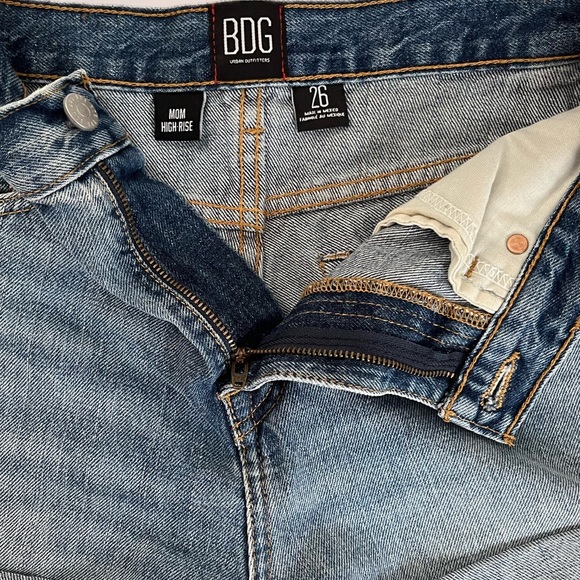 BDG Urban Outfitters High-Waisted Denim Mom Jean Shorts - Picture 2 of 2